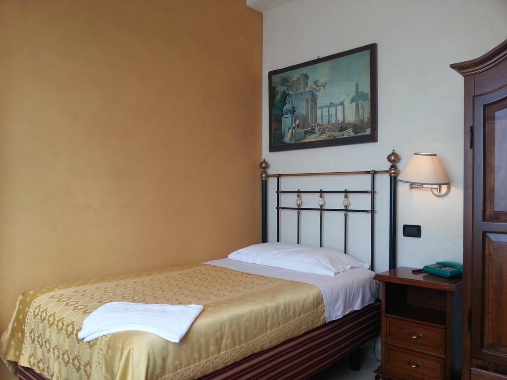 Hotel Sicilia Enna Cameră foto